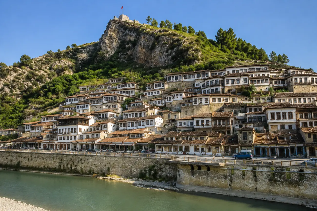 Berat'ta Osumi Nehri kıyısından