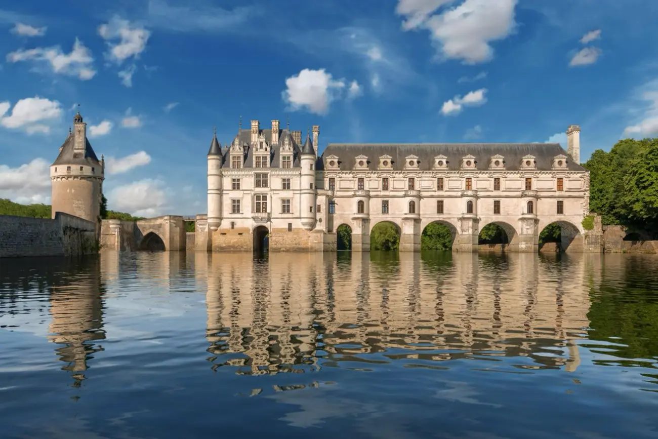 Chenonceau Şatosu, Cher nehri üzerine köprü gibi inşa edilmiş galerisiyle