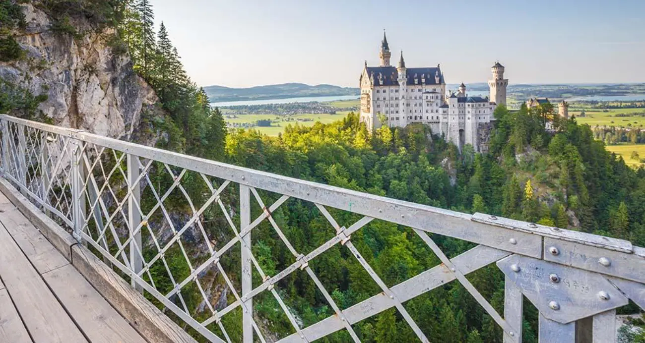 Marienbrücke'den Neuschwanstein Şatosu manzarası