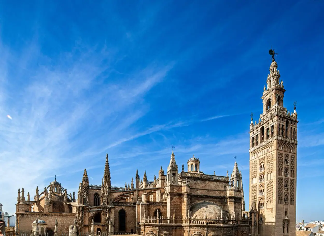 Sevilla Katedrali ve Giralda Kulesi