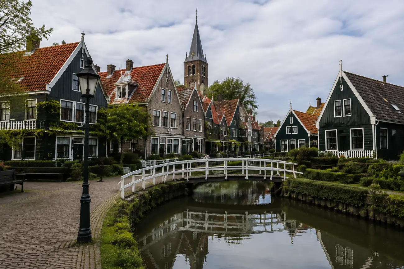 Marken kanal köprüsü